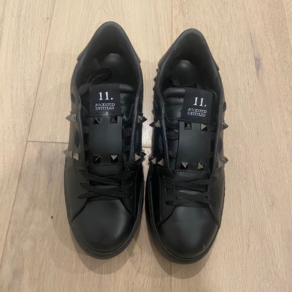 Rockstud untitled sneaker in leather calfskin - Picture 1 of 3
